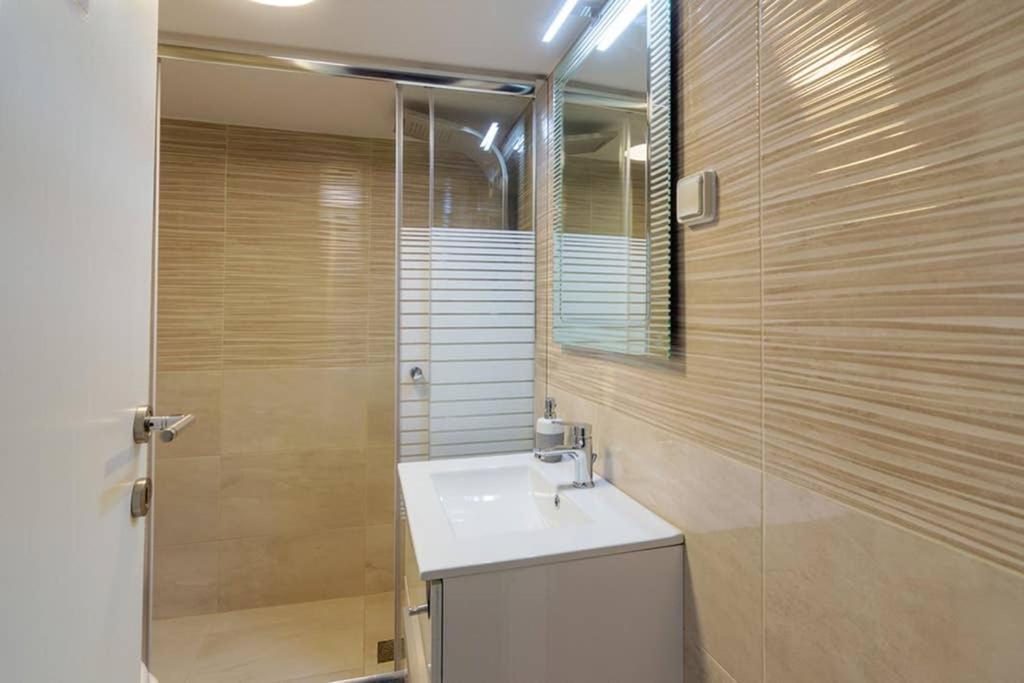 Brand New Decorated Flat For 4 Ppl In Pagrati Appartement Athene Buitenkant foto